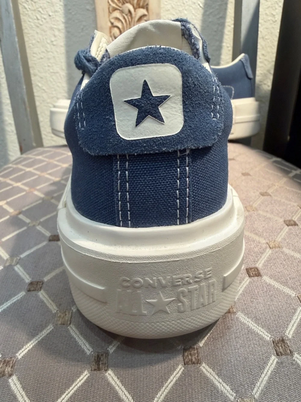 Men Converse shoes size 9 - Picture 6 of 6
